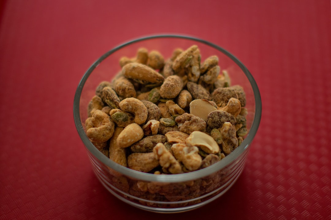 素焼きミックスナッツとピーカンナッツの盛り合わせ