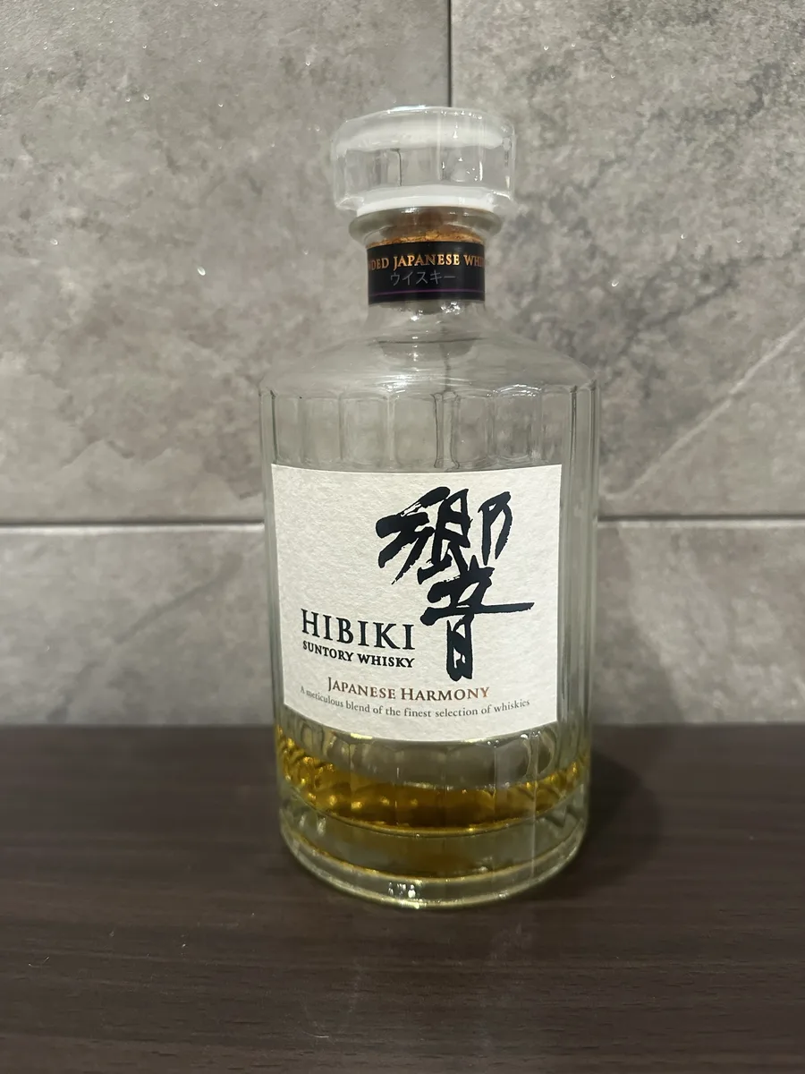 筆者が自宅で撮影した響 JAPANESE HARMONY のボトル