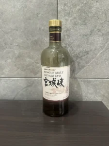 筆者が自宅で撮影したシングルモルト宮城峡のボトル