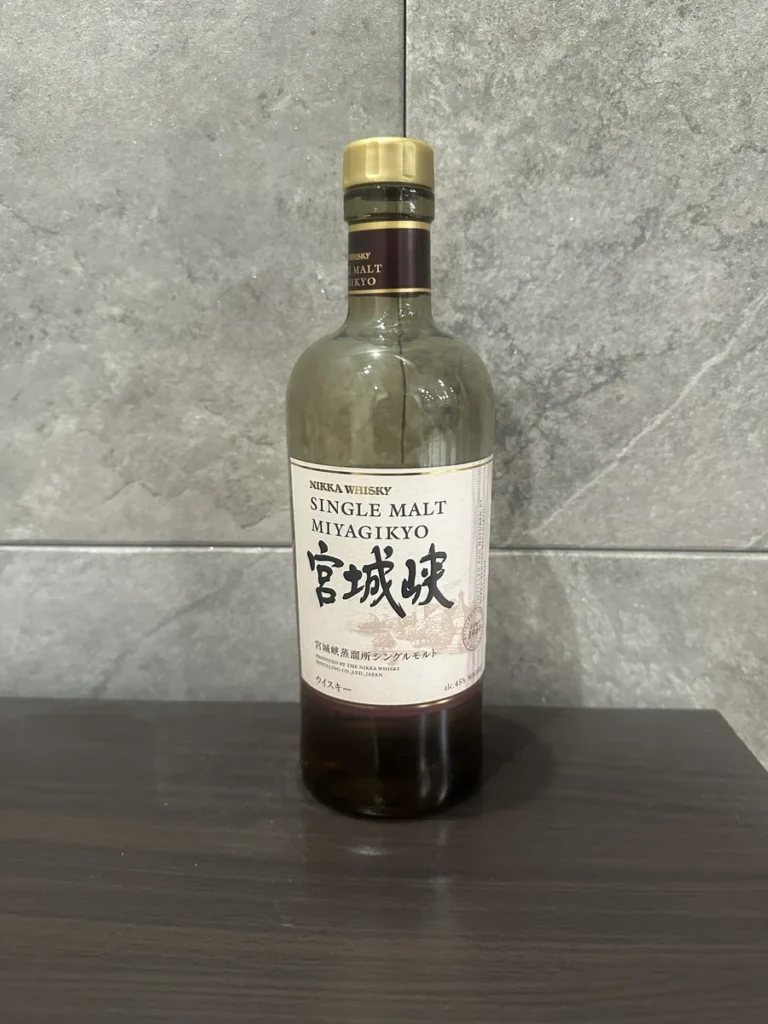 筆者が自宅で撮影したシングルモルト宮城峡のボトル